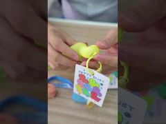 공장 맞춤형 플라스틱 장난감 LED 열쇠고리 장난감 OEM 가능