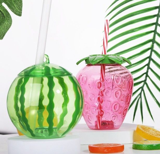 맞춤형 플라스틱 과일 모양 컵과 빨대 귀여운 우유 차 컵 휴대용 주스 병